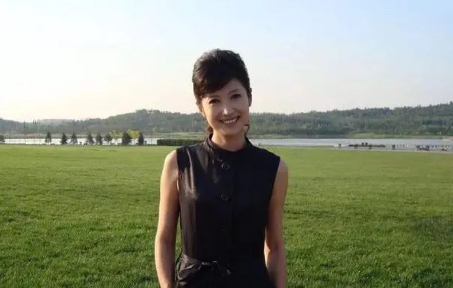 回顾主持人春妮坚持丁克17年后因婆婆一举动41岁当了妈妈