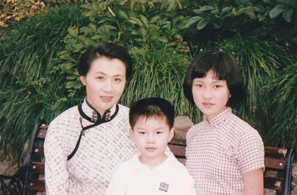 回顾李媛媛为保孩子拒绝治病去世多年丈夫杨诚的爱让人泪目