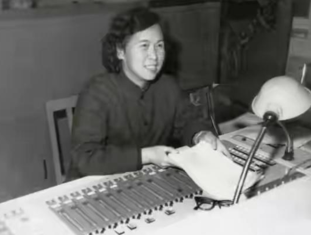 回顾导演杨洁一婚嫁张艺谋老师二婚不惧世俗嫁小14岁摄像