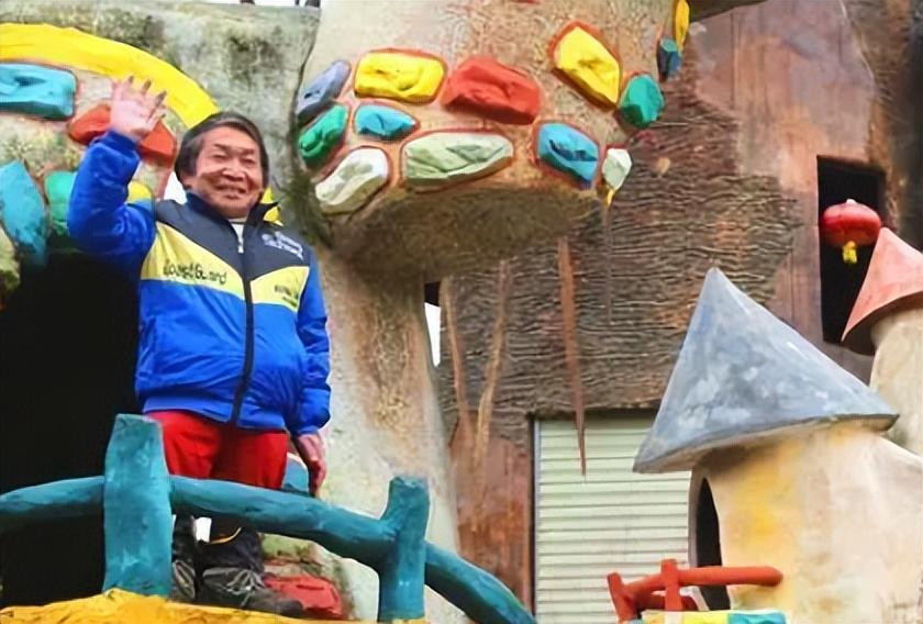 回顾袖珍人吴康外表酷似小孩实则36岁如今靠拼图发家致富