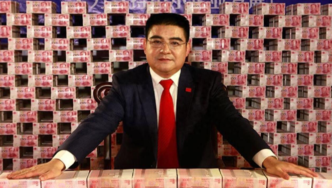 回顾陈光标如今出现却在老家种地他身上有着怎样的曲折的故事