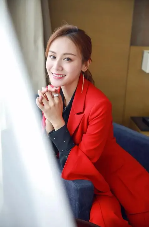 回顾超女叶一茜23岁嫁给田亮4年连生2胎如今还想拼三胎