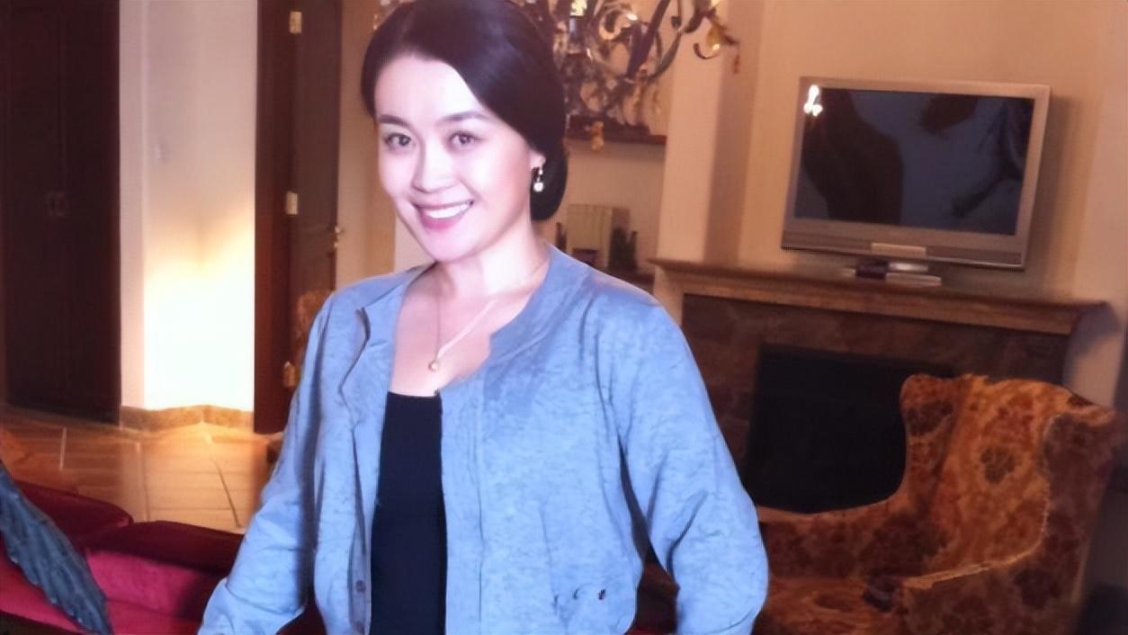 回顾关婷娜从化妆师到御用媳妇没有赵本山就没有她的今天