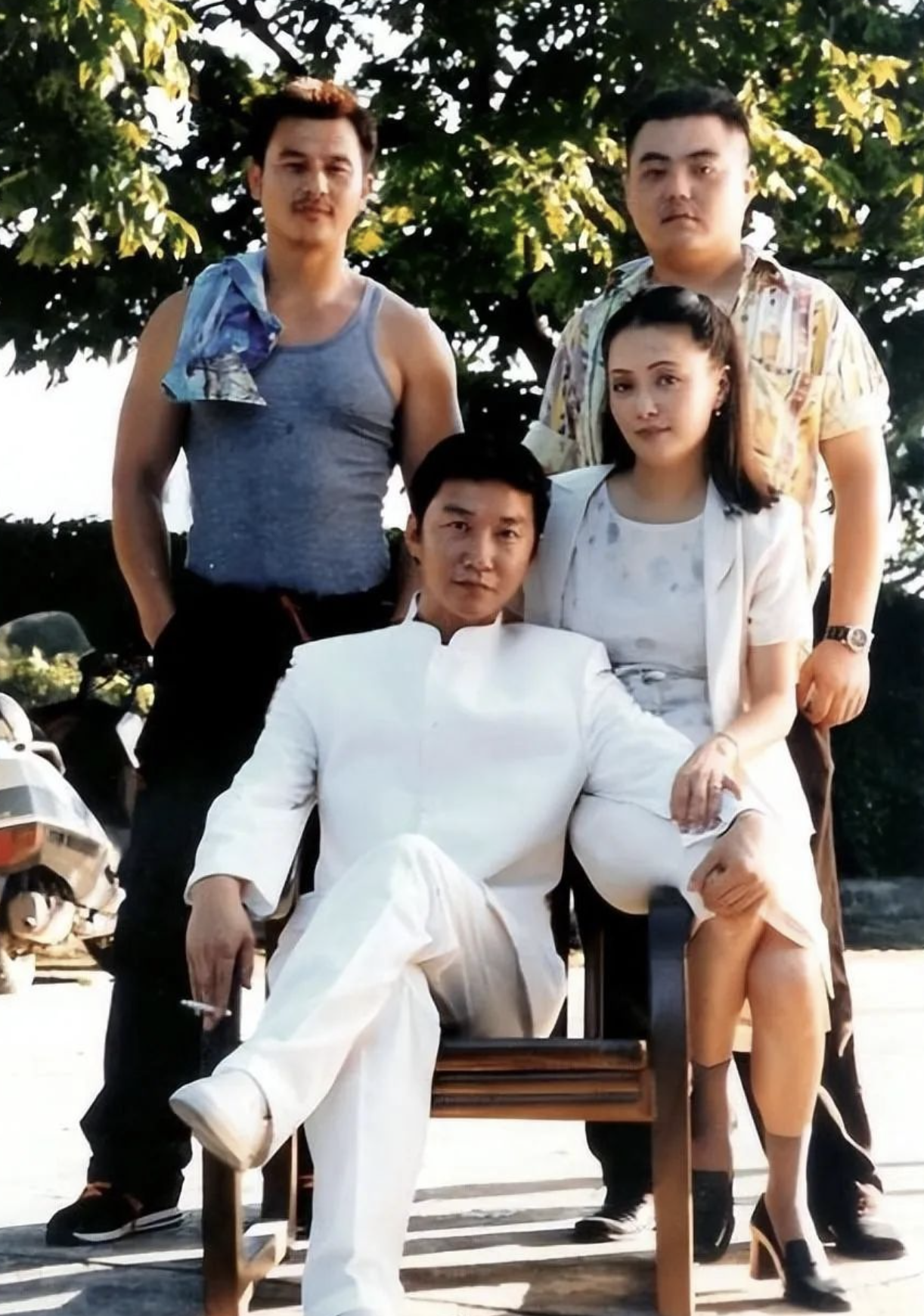 2000年,叶鸿伟导演准备执导拍摄电视剧《插翅难逃》.