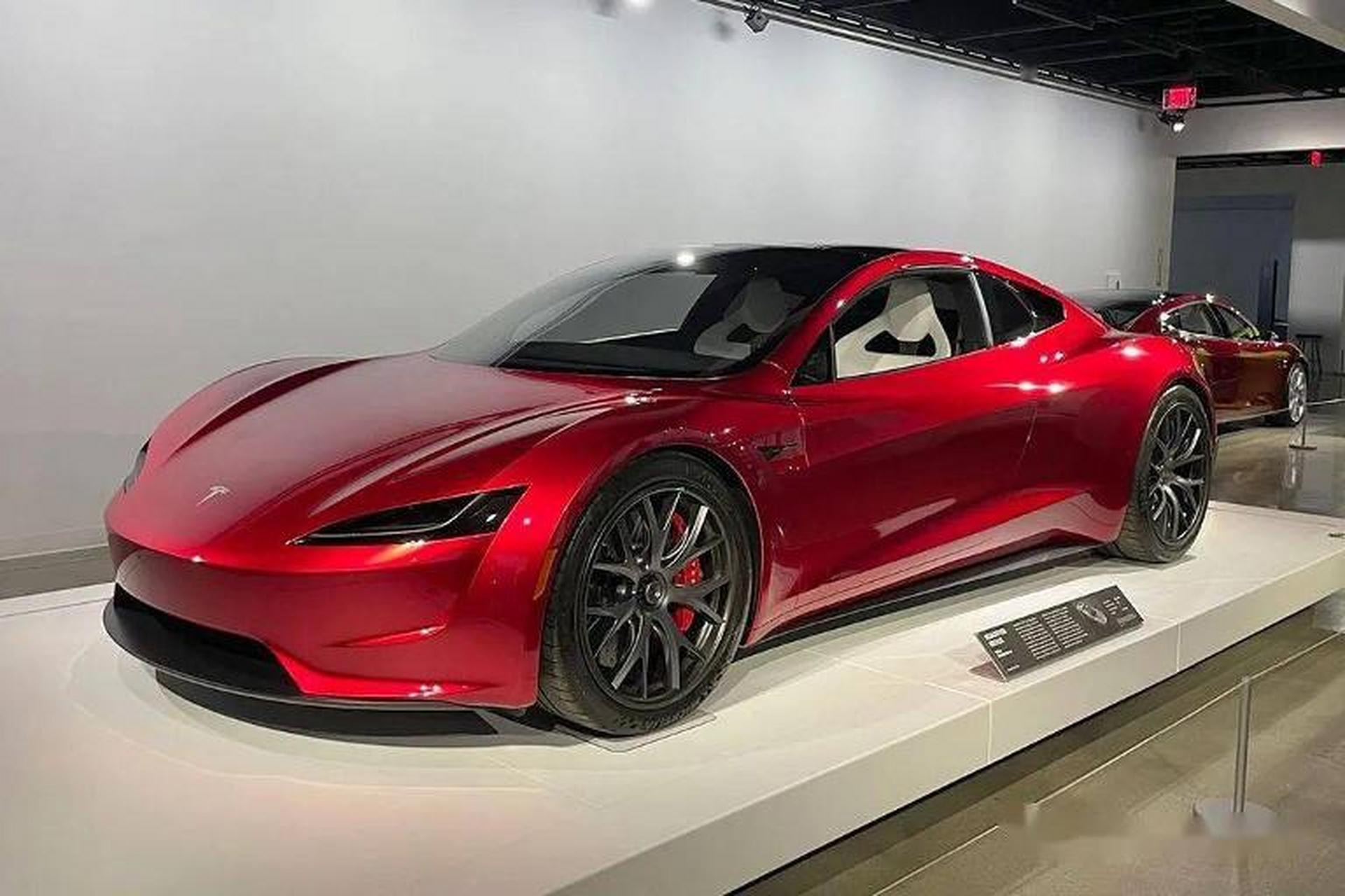 特斯拉跑车100公里不到1秒#  特斯拉正在开发一款新型电动跑车,湛款