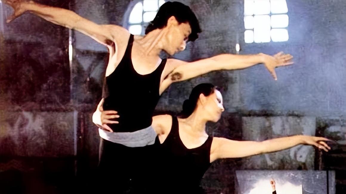 回顾马羚毕业于清华既是演员又是设计师为了孩子始终单身一人