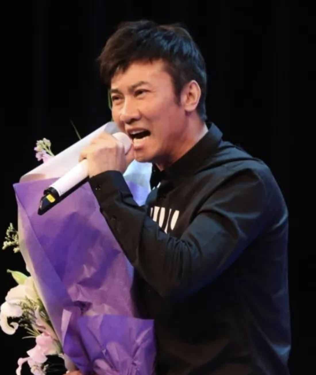 回顾歌手江涛妻子打工支持他唱歌成名后宠爱妻子孝顺岳母