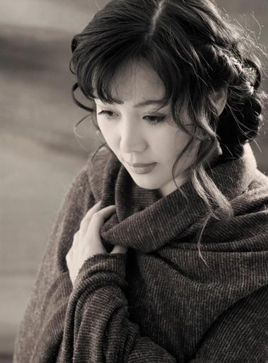 回顾于小慧没出月子被迫离家单亲妈妈35年风光背后有眼泪