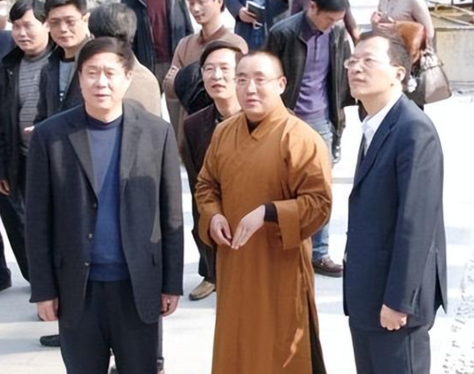 94年江西灭门案凶手潜逃17年混成得道高僧年年向穷人捐款