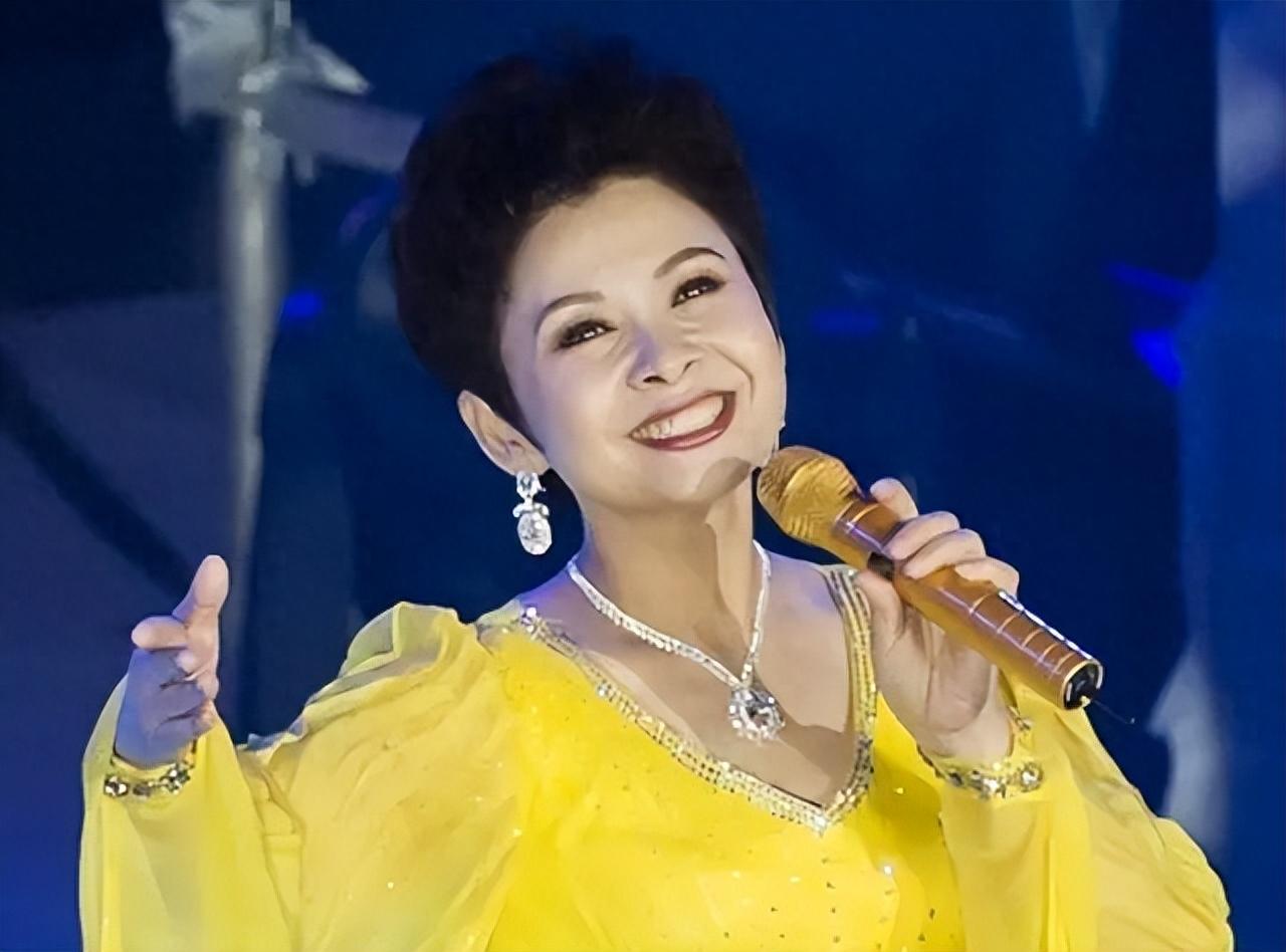 揭秘歌唱家董文华退圈背后的真相