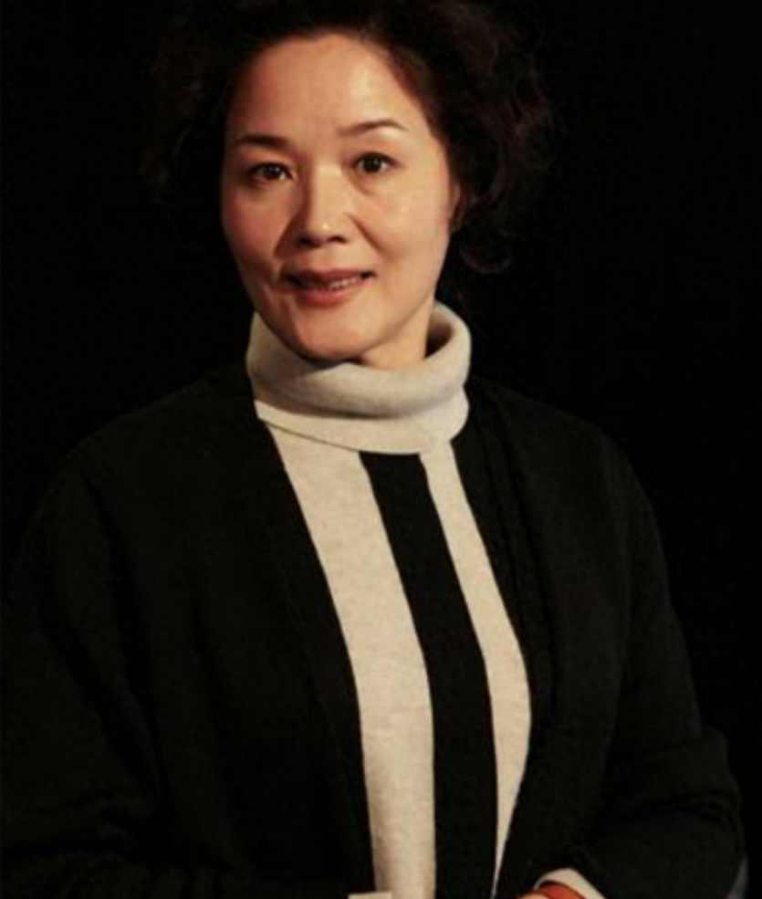 回顾杨青和军人丈夫离婚独自抚养女儿长大和女儿共耀演艺圈