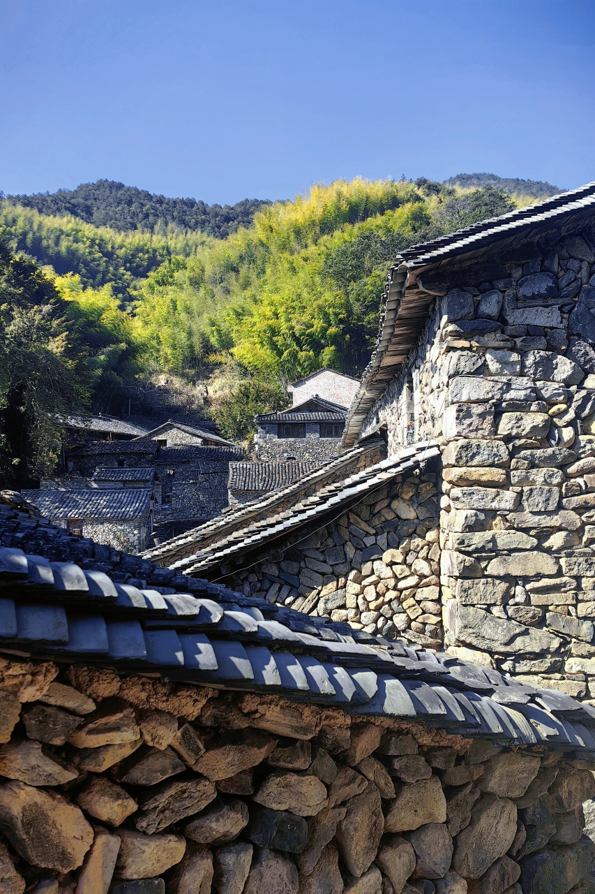 岩下石头村图片