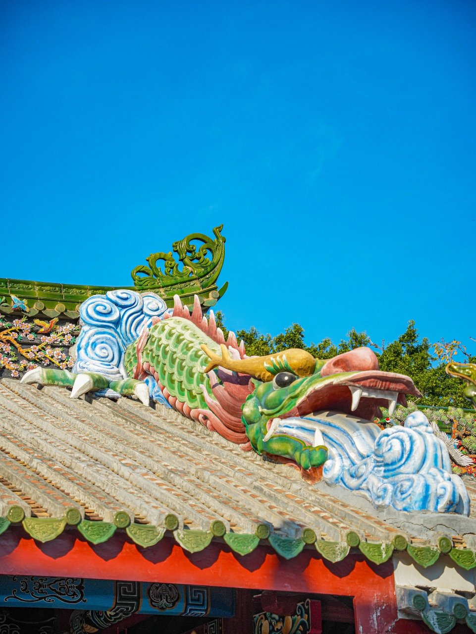 潮汕屋顶全国最热闹的屋顶  我对潮汕的庙宇屋顶装饰一直很感兴趣