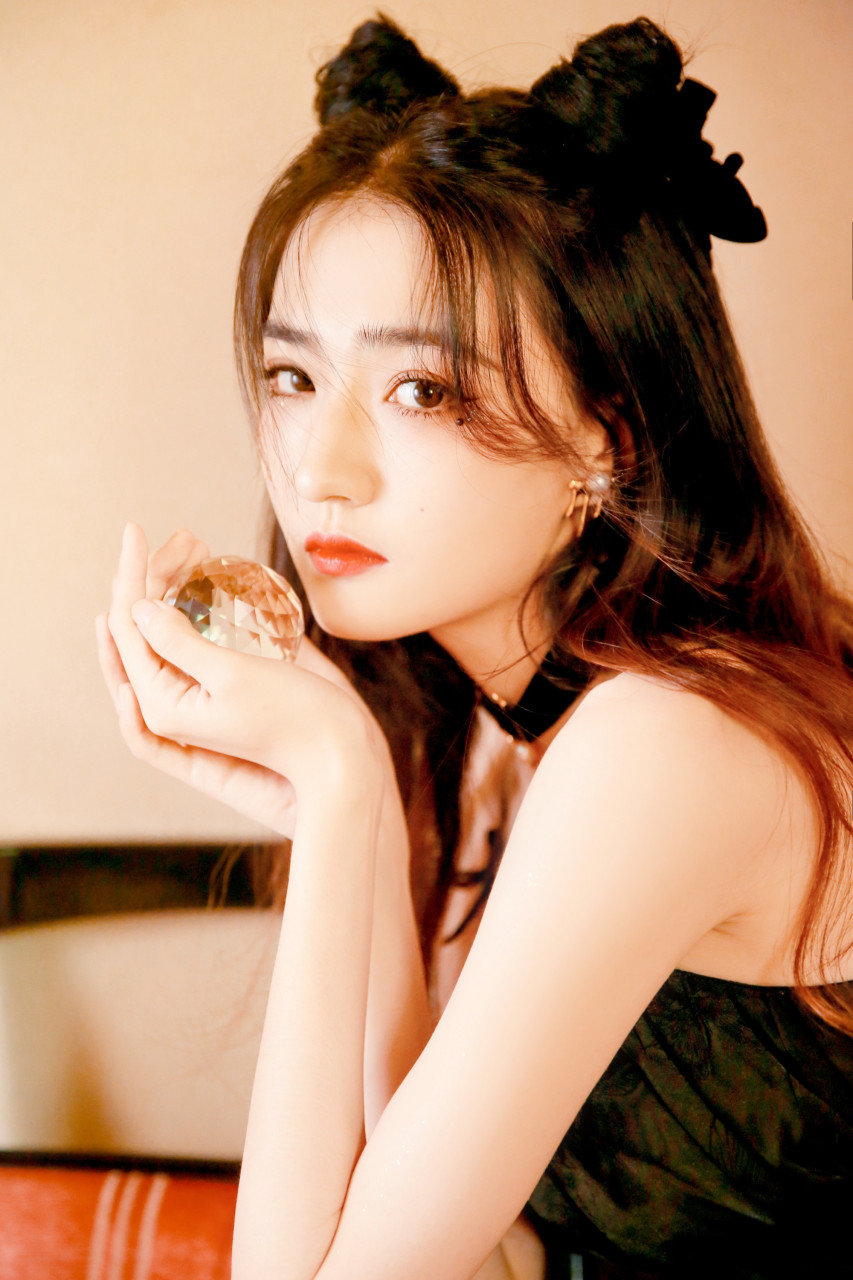 徐璐壁纸精选:暗黑萝莉少女 #徐璐