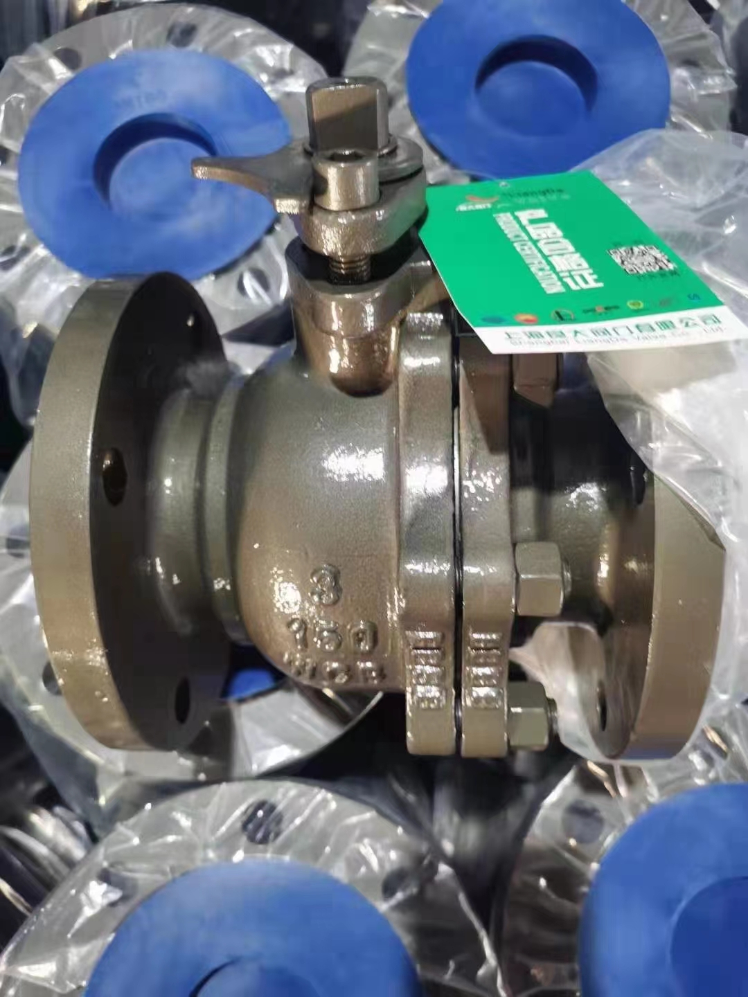 q41f碳钢美标球阀,该阀采用防火设计,密封件嵌于阀座内