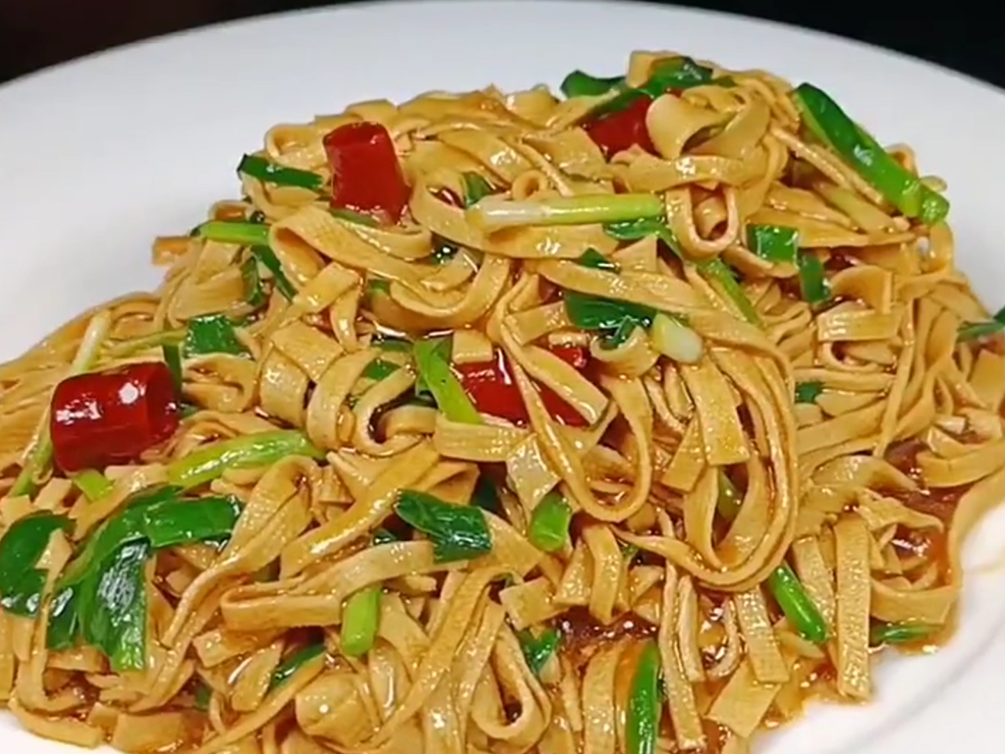 酒店大厨教你3种干豆腐做法,鲜香滑嫩,好吃又下饭,先收藏了