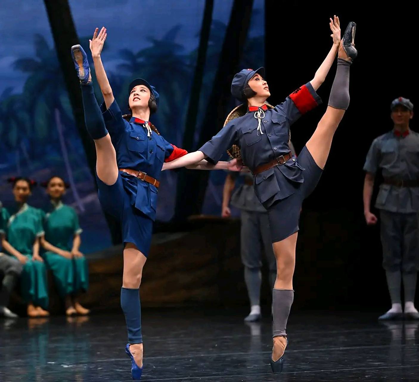 我要上热门#  中央芭蕾舞团芭蕾舞剧《红色娘子军》首演60周年寄铑