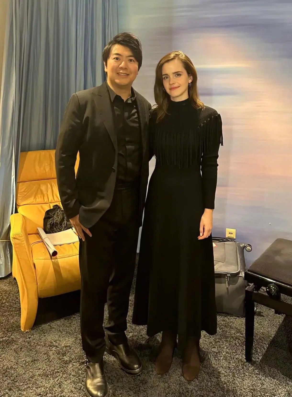   原来赫敏的扮演者艾玛沃森也听了朗朗的音乐会