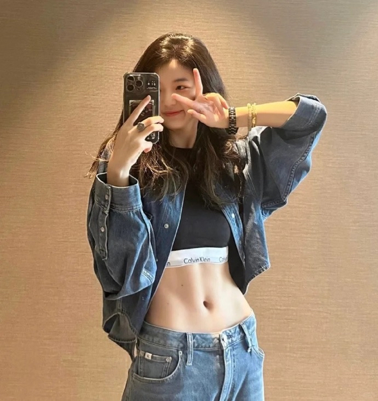 0402孙千这马甲线爱了  现在女星也太自律了吧,孙千的身材已经