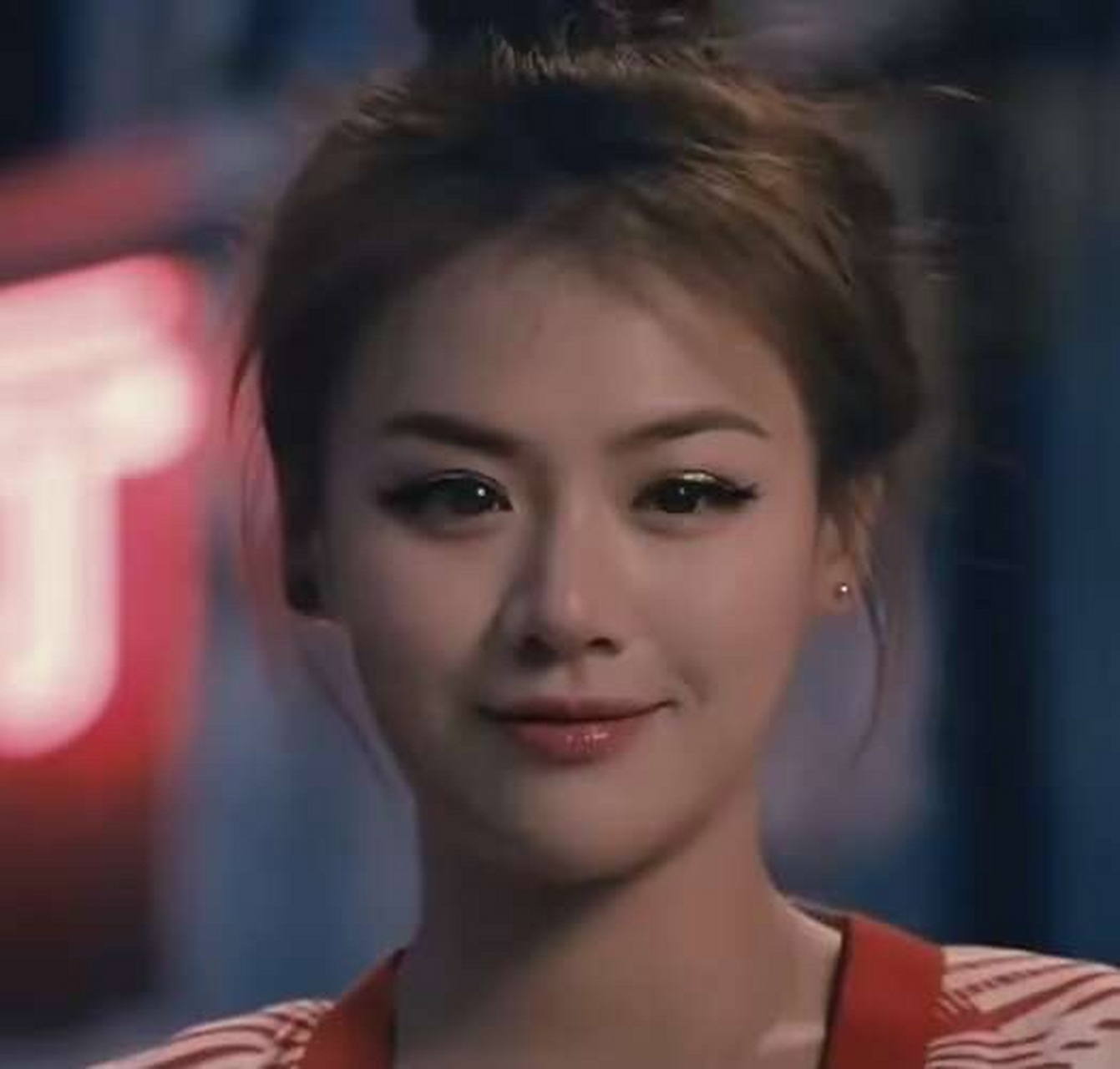 十年之前,马思纯在苏有朋导演的电影《左耳》饰演的角色叫黎吧啦