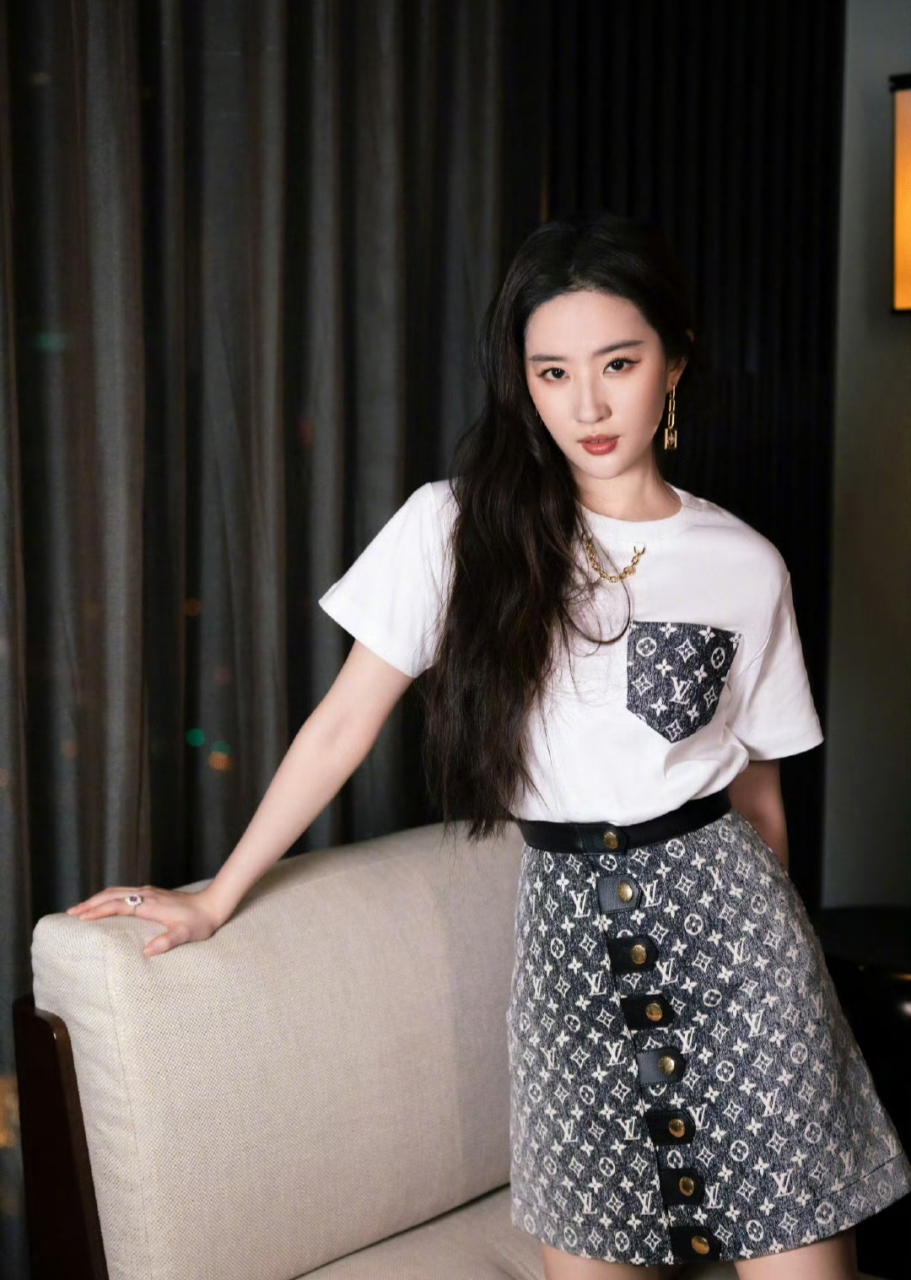 非常好奇胡歌和刘亦菲现在谁的咖位大? 67