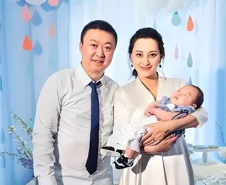 马林的老婆图片