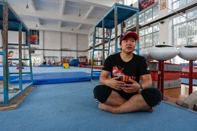 回顾体操女皇程菲退役后成副教授体重发胖180斤35岁还单身