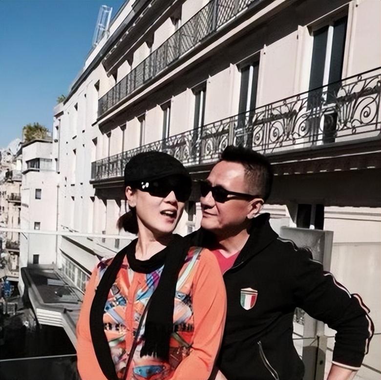 回顾老戏骨张志坚从业38年61岁才爆红30多年妻子对他不离不弃