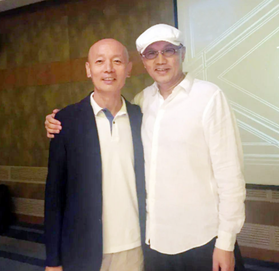 回顾孙国庆哥哥是歌唱家父母都已离世他娶平凡妻子如今怎样了