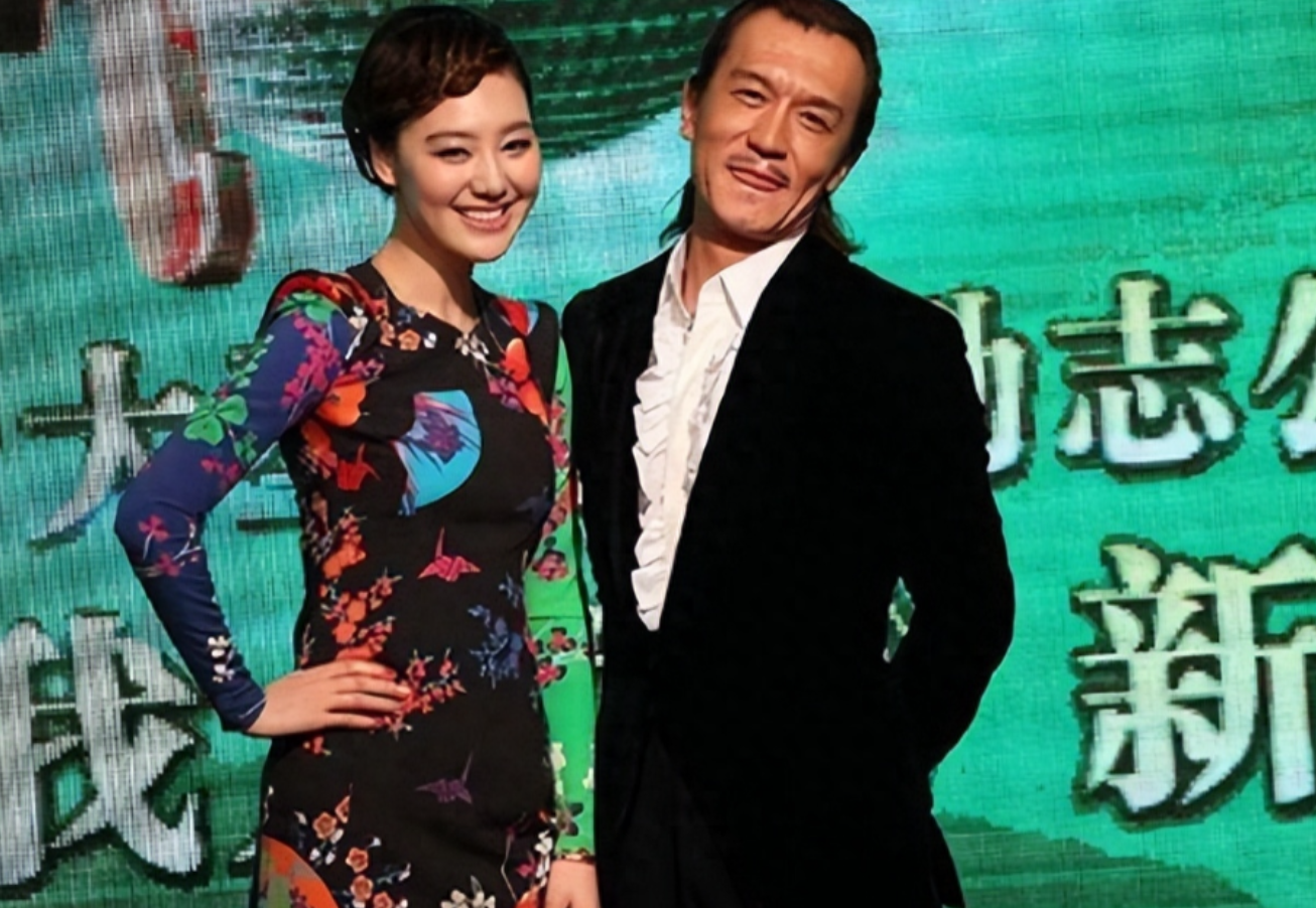 回顾央视主播王冠与曹可凡传绯闻被父母催婚13年如今仍未婚
