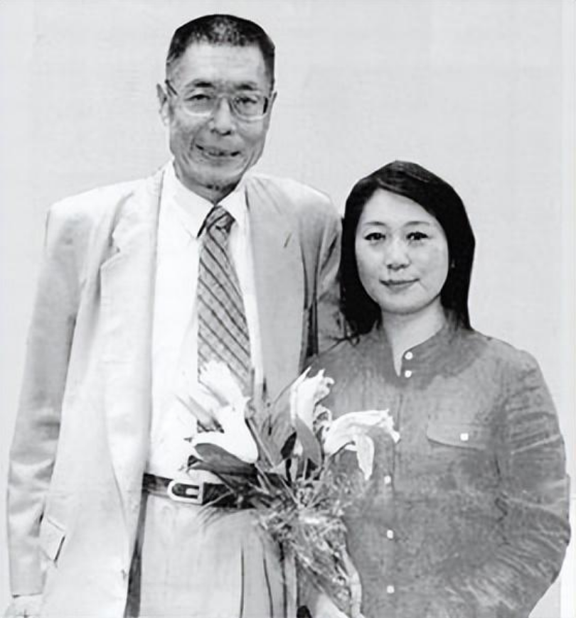 回顾钢琴家刘诗昆76岁娶爱徒为妻81岁喜迎三胎今还想生儿子