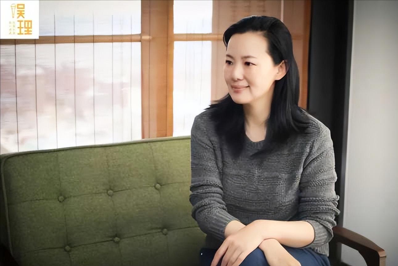 回顾演员咏梅我这辈子正确的决定就是在36岁高龄嫁给歌手栾树