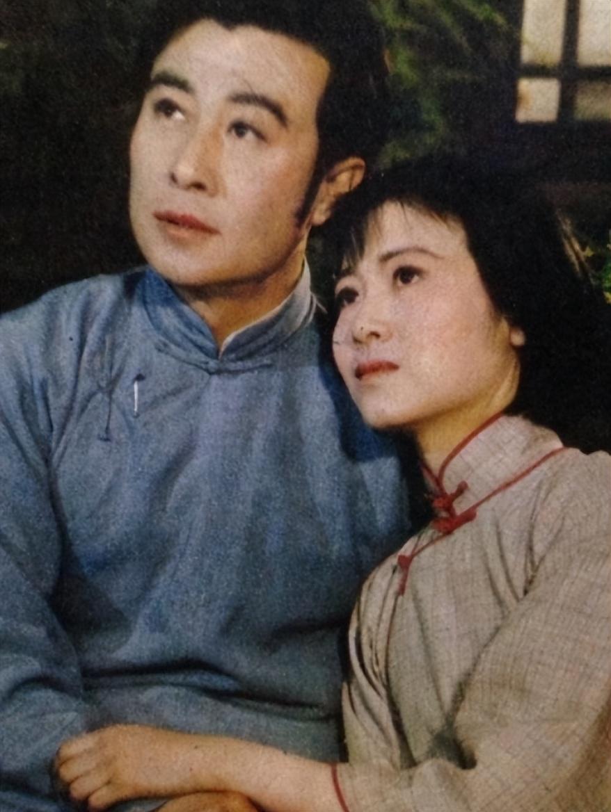 回顾王心刚照顾患病妻子62年孩子们成富翁他却想做普通老头