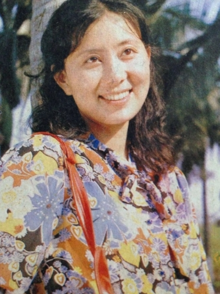 回顾赵雅珉离婚后前夫陈国军娶了又娶她和儿子陈赫过得怎样