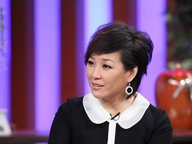 回顾主持人李静从知名主持人到被观众抛弃她终将为自傲付出代价