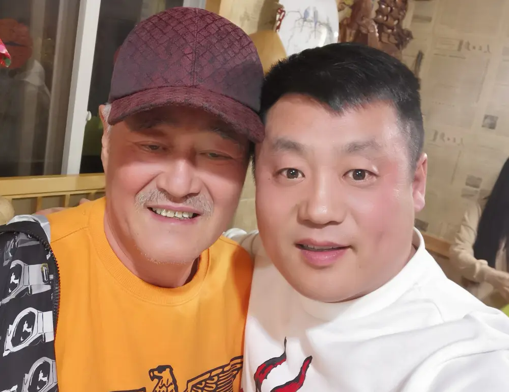 回顾宋晓峰走红后将患难妻子当成宝女儿是他的骄傲