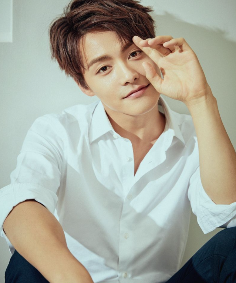 回顾马天宇目睹弟弟被抵债错过爷爷葬礼成名后不忘姐姐恩情