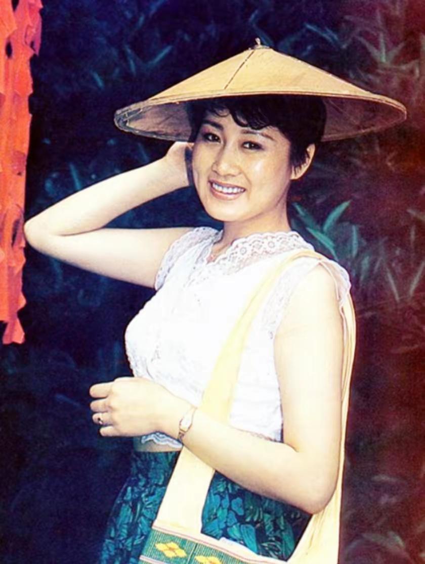 回顾张凯丽我这辈子正确的决定就是嫁给圈外的富豪老公张建成