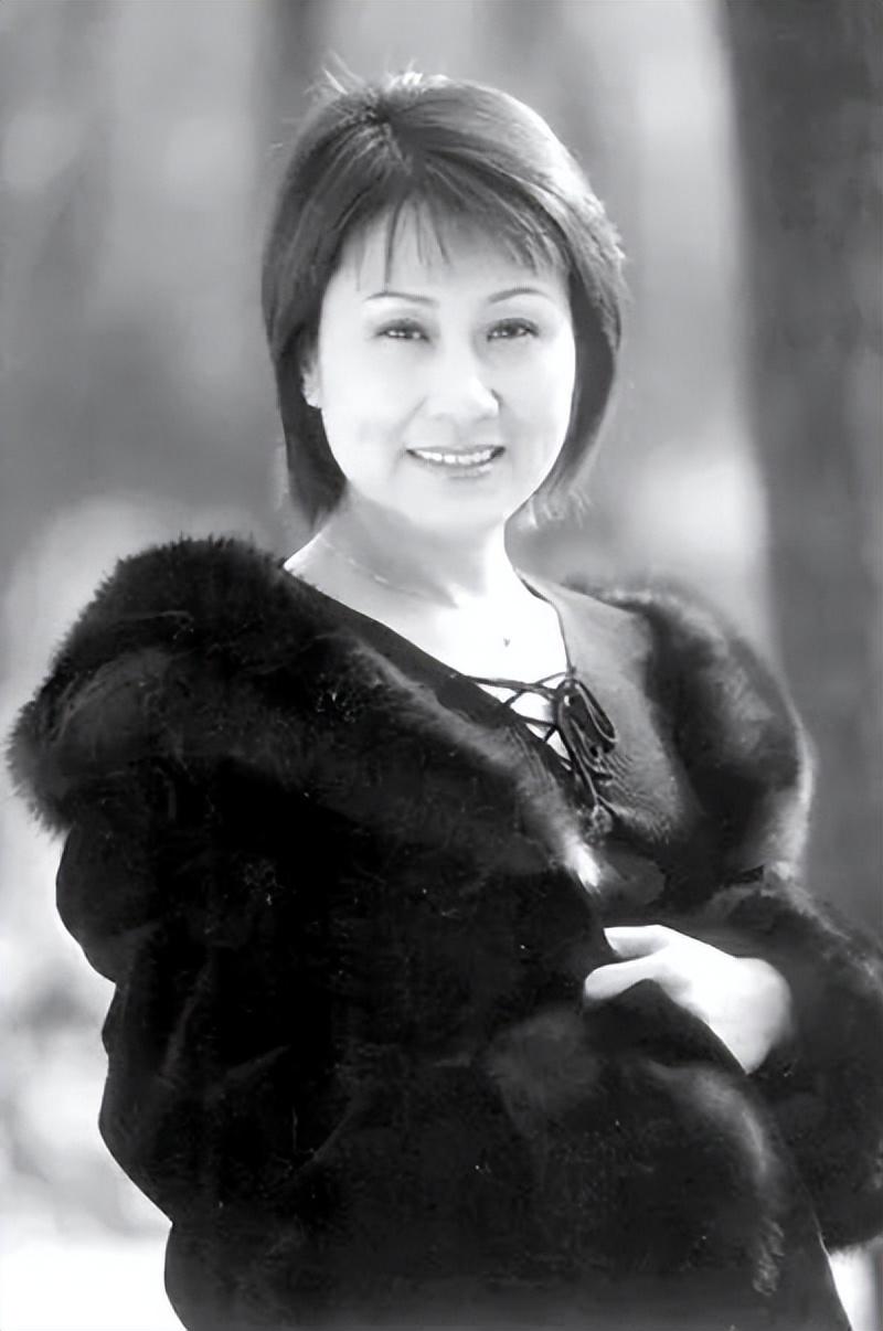 回顾张凯丽我这辈子正确的决定就是嫁给圈外的富豪老公张建成