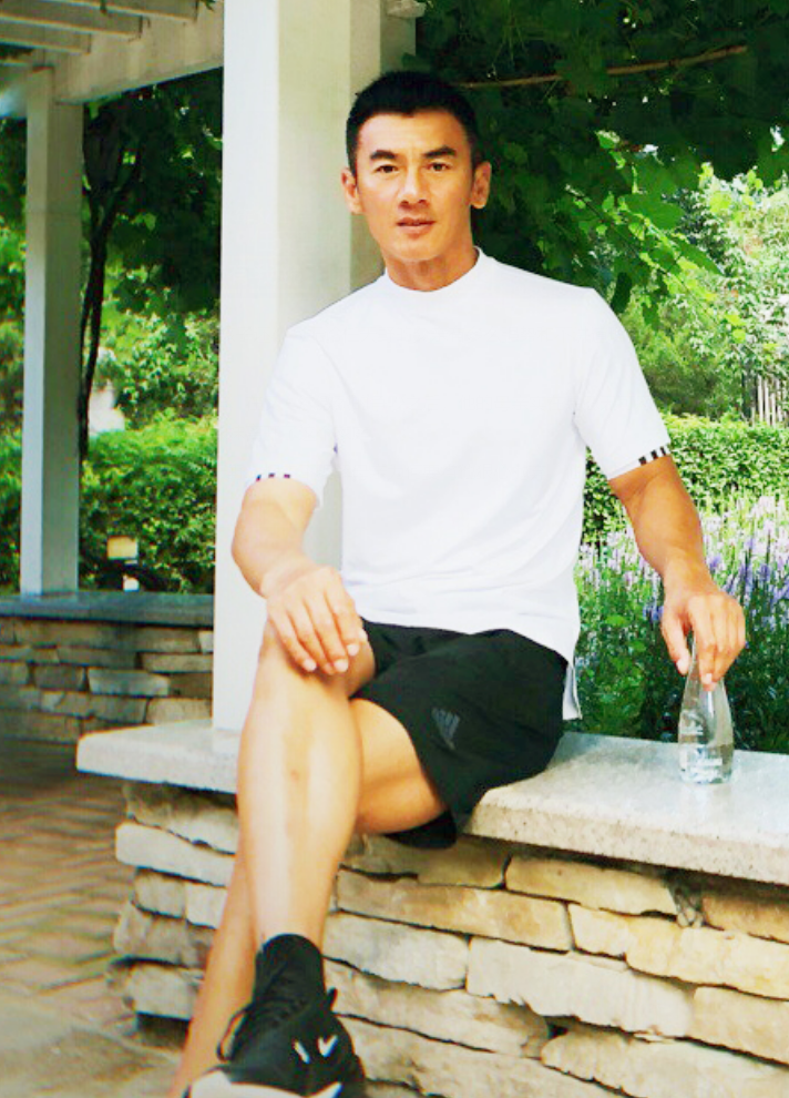 回顾苦命硬汉任天野17岁露宿街头用一生去寻找亲生母亲和妹妹