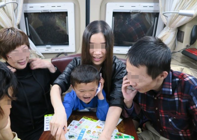 回顾13岁喂猪少女却被张艺谋无情劝退今39岁活成这副模样