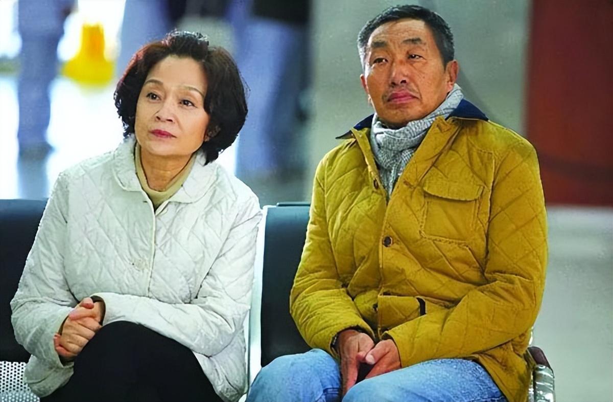 回顾演员杜源4岁认识爱妻结婚几十年没绯闻女儿成他的骄傲