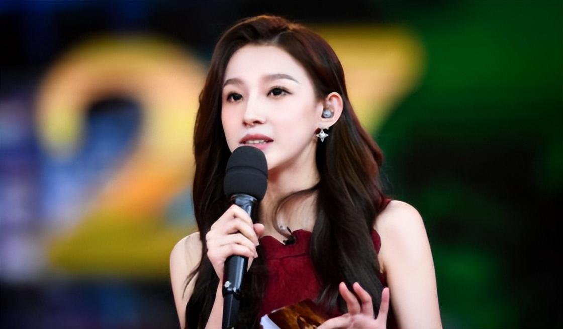 网友们将多年前张斌出轨的"丑闻"给挖了出来,与她同台主持的马凡舒也