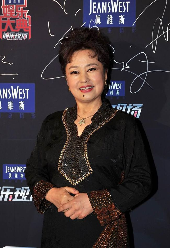 回顾朱明瑛儿子王珏心疼单身母亲最大的孝心就是经营好婚姻