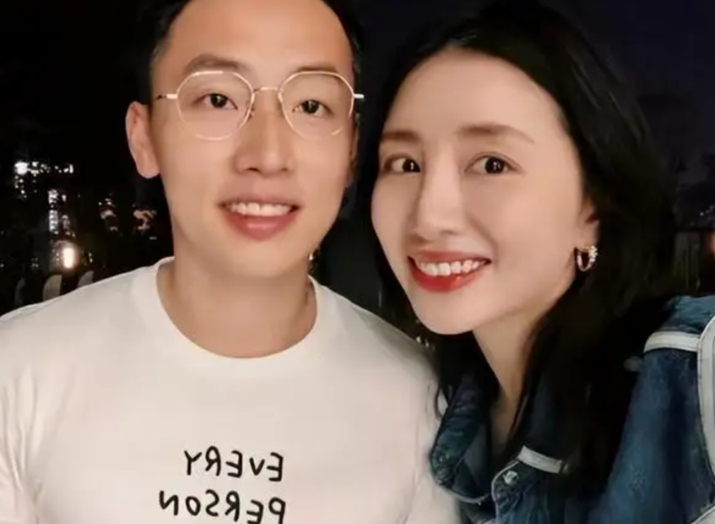 回顾体操女神周捷身高163嫁给了158的邹凯她过得幸福吗