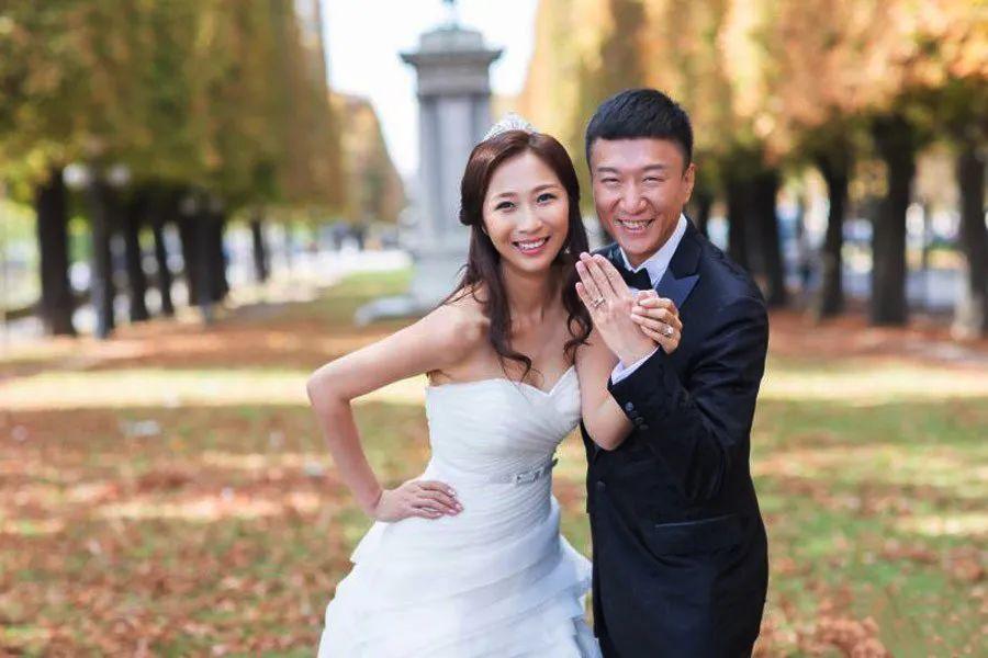 回顾孙红雷这辈子的遗憾就是没能让父母看到我结婚成家