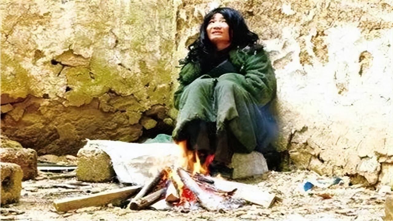 回顾天下第一懒人杨锁8岁还被母亲背着出门23岁饿死在家中