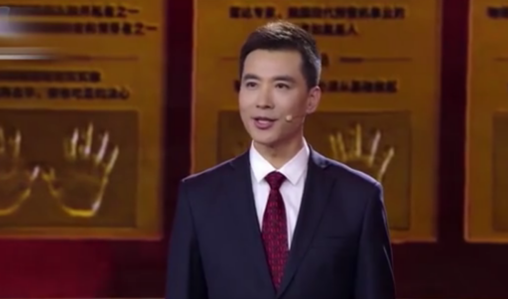 回顾郭志坚27岁进央视工作25年零绯闻妻子身份至今成谜