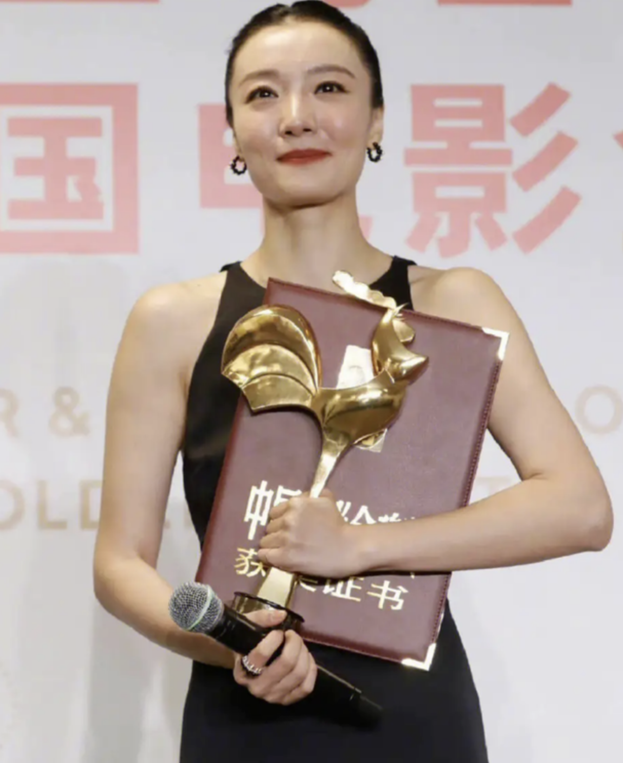 回顾演员齐溪我这辈子正确的决定就是和王传君隐婚生女