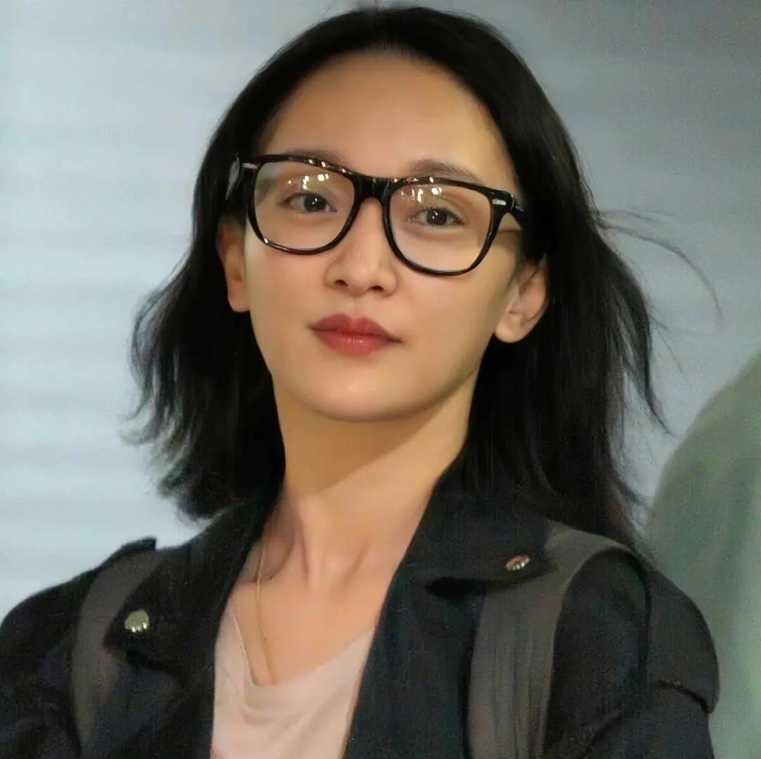 回顾周迅演技很好的演员历经10段感情仍然有着好口碑